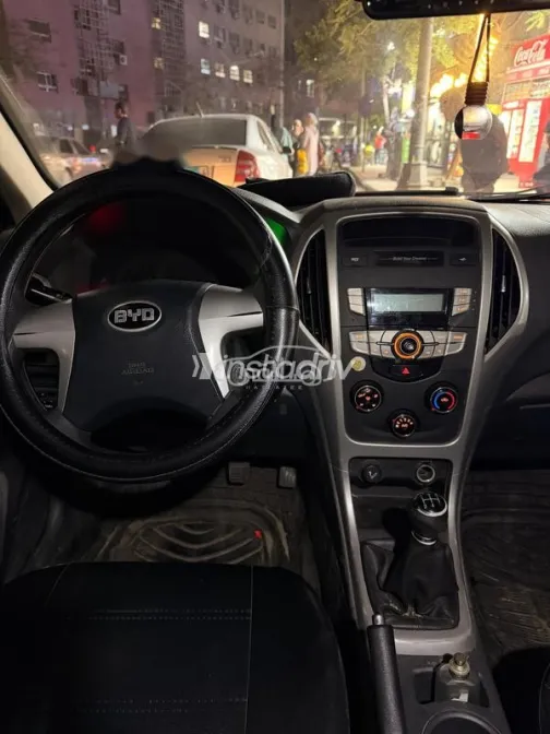 بى واى دى‬ F3 2023 أبيض مستعملة للبيع - 3