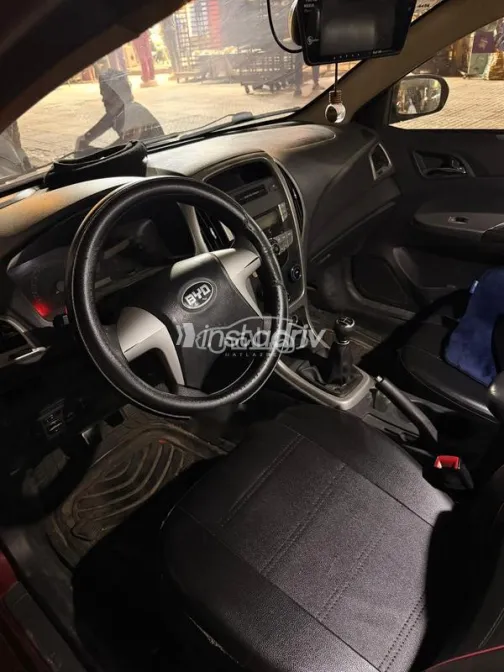 بى واى دى‬ F3 2023 أبيض مستعملة للبيع - 4