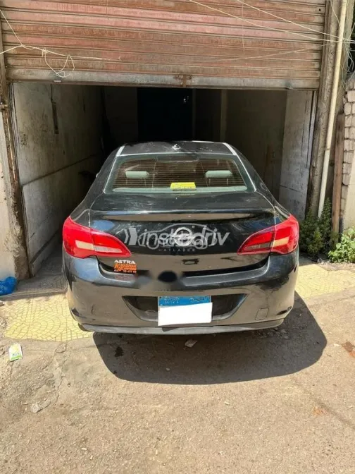 اوبل أسترا 2016 أسود مستعملة للبيع - 5