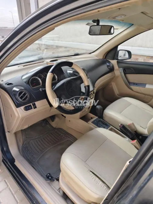 شيفروليه افيو 2010 أسود مستعملة للبيع - 5