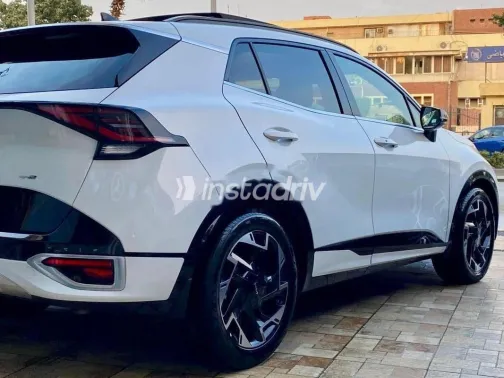 Kia Sportage 2024 White Used for Sale - 2