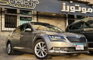 سكودا سوبيرب 2019 ذهبي مستعملة للبيع