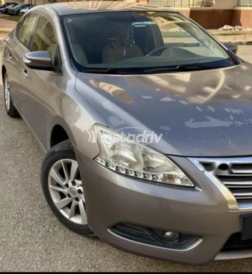 نيسان سنترا 2019 أبيض مستعملة للبيع - 1