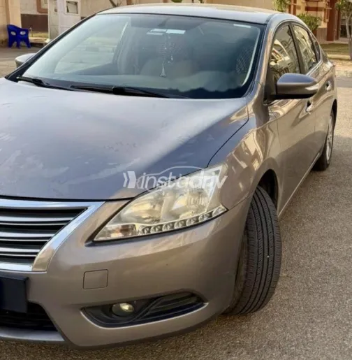 نيسان سنترا 2019 أبيض مستعملة للبيع - 3