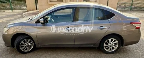 نيسان سنترا 2019 أبيض مستعملة للبيع - 5