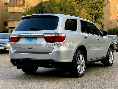 دودج دورانجو 2011 أبيض مستعملة للبيع - 8