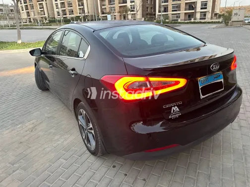 كيا سيراتو 2015 أبيض مستعملة للبيع - 3