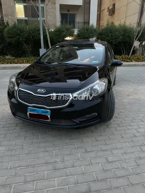 كيا سيراتو 2015 أبيض مستعملة للبيع - 4