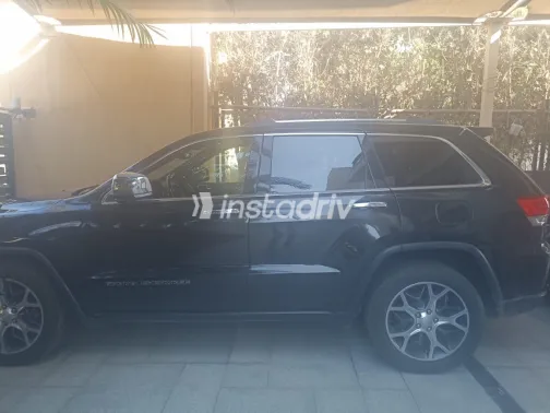 جيب جراند شيروكي 2019 أبيض مستعملة للبيع - 1