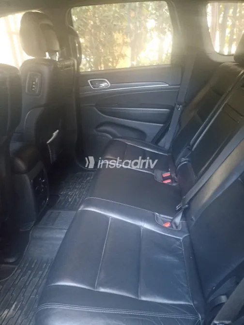 جيب جراند شيروكي 2019 أبيض مستعملة للبيع - 8