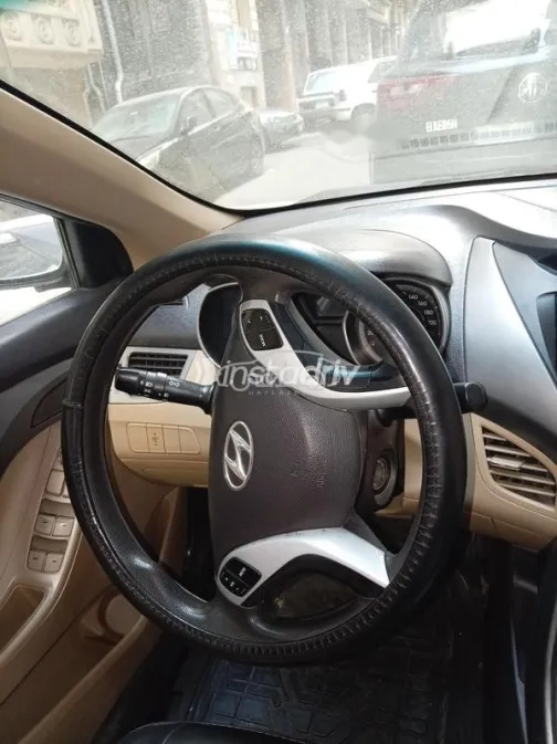 Hyundai Elantra 2012 White Used for Sale - 6