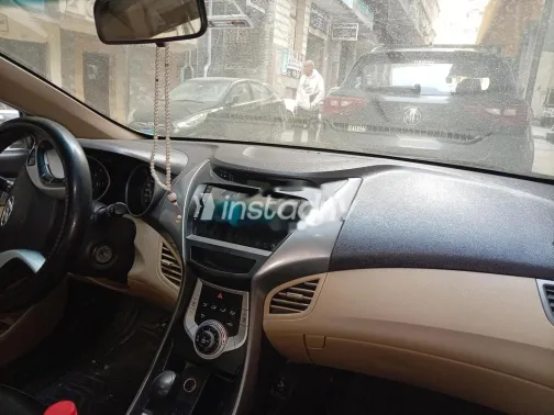 Hyundai Elantra 2012 White Used for Sale - 7