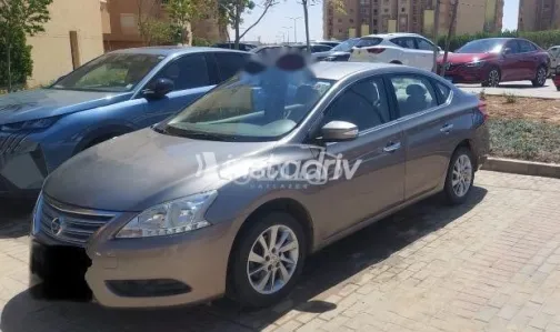 Nissan Sentra 2018 White Used for Sale - 1