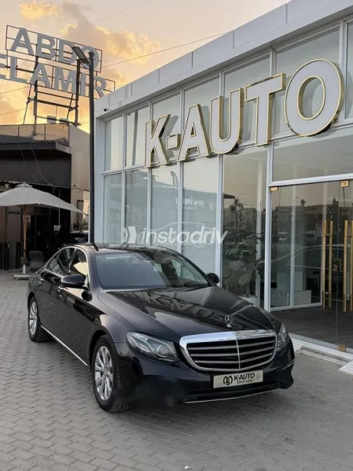 مرسيدس E 180 2017 أسود مستعملة للبيع - 2