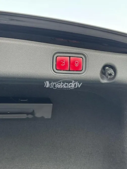 مرسيدس E 180 2017 أسود مستعملة للبيع - 7