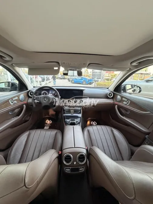 مرسيدس E 180 2017 أسود مستعملة للبيع - 8
