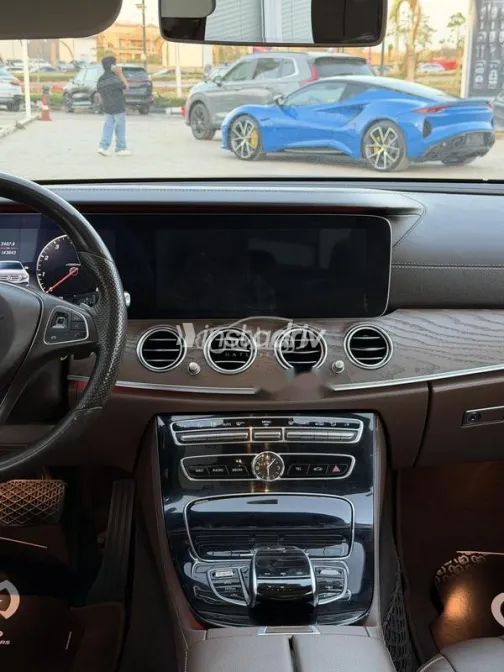 مرسيدس E 180 2017 أسود مستعملة للبيع - 9