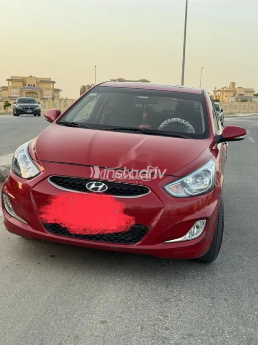 هيونداي اكسنت RB 2021 أحمر غامق مستعملة للبيع - 1