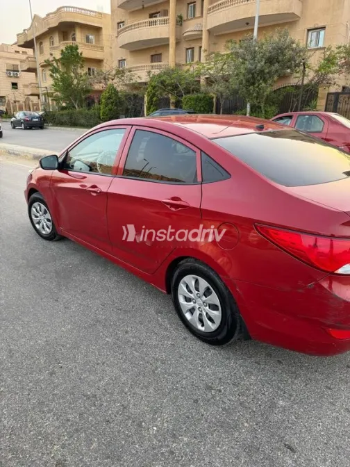 هيونداي اكسنت RB 2021 أحمر غامق مستعملة للبيع - 4