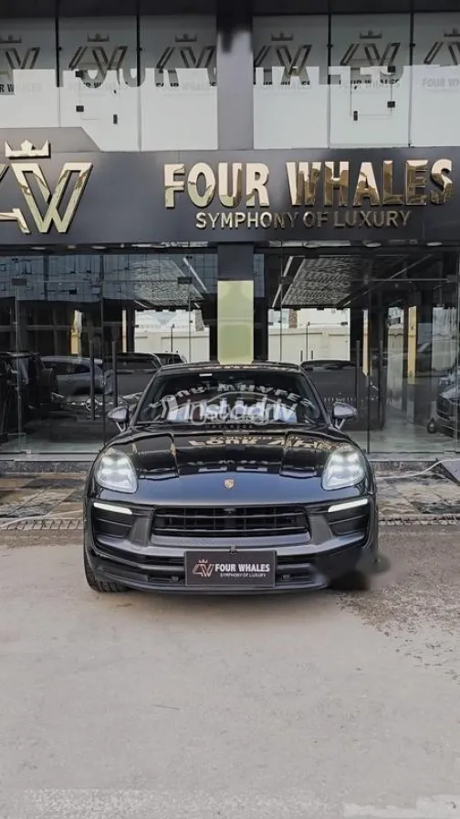 بورش ماكان 2025 أسود مستعملة للبيع - 1