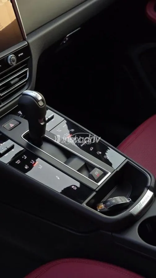 بورش ماكان 2025 أسود مستعملة للبيع - 2