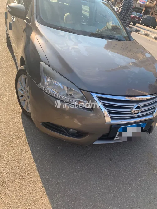 نيسان سنترا 2016 أبيض مستعملة للبيع - 2