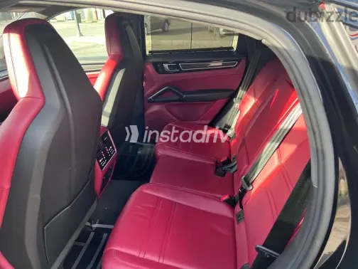 بورش كايين 2022 أبيض مستعملة للبيع - 1