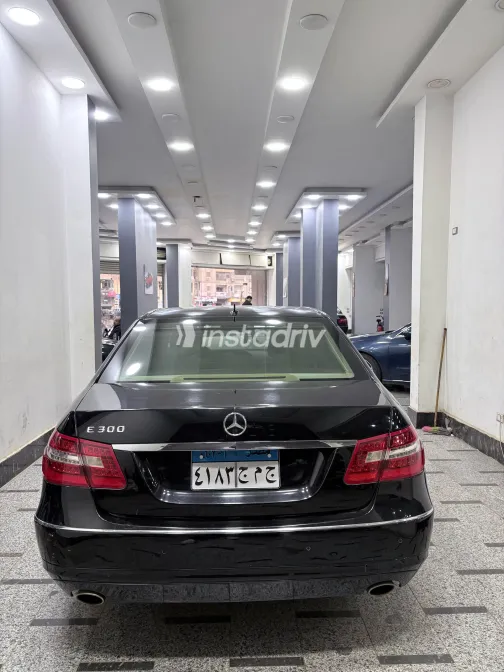 Mercedes E 300 2010 White Used for Sale - 2