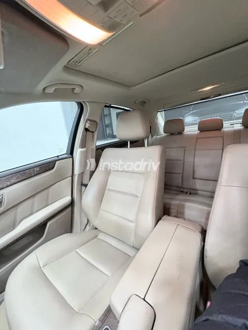 Mercedes E 300 2010 White Used for Sale - 8