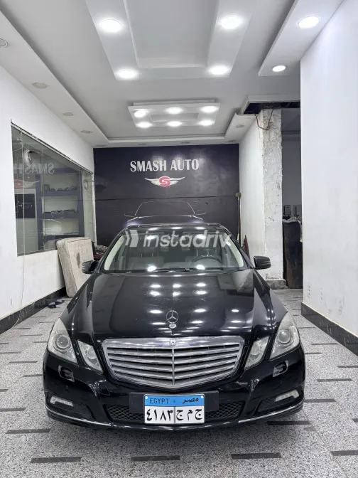 Mercedes E 300 2010 White Used for Sale - 10
