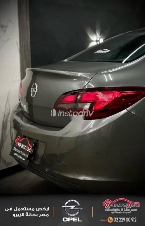Opel Astra 2018 Gray Used for Sale - 9