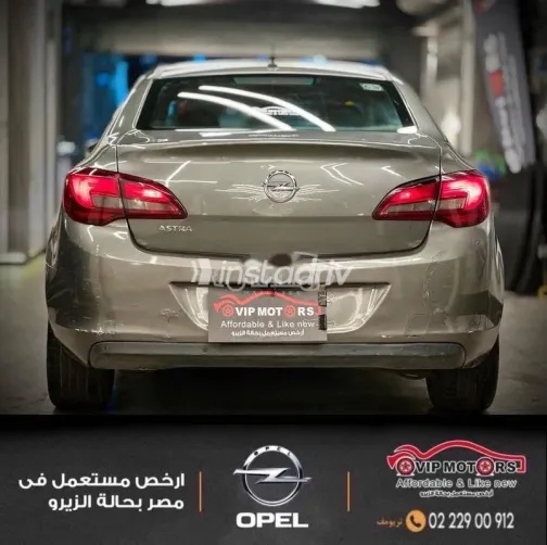 Opel Astra 2018 Gray Used for Sale - 10