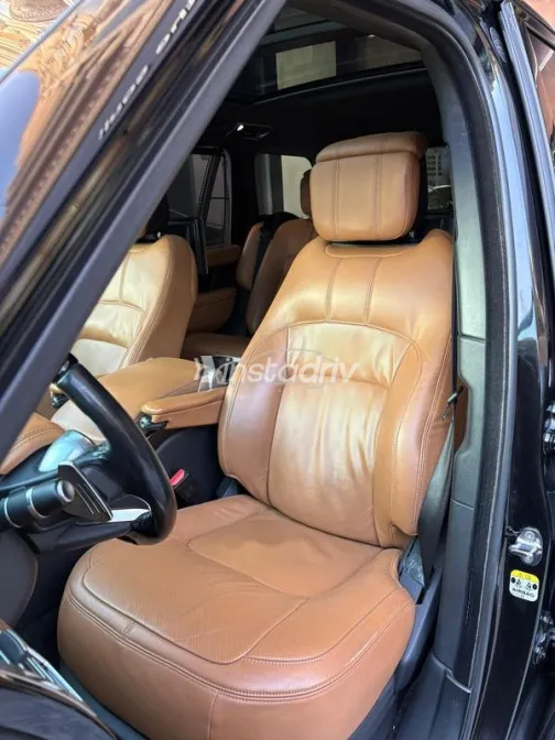 Land Rover Range Rover Vogue 2020 Black Used for Sale - 10