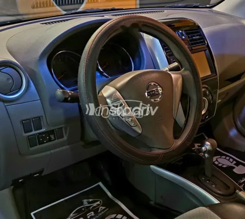 نيسان صنى 2023 أبيض مستعملة للبيع - 5