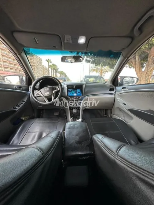 هيونداي اكسنت RB 2015 رمادي مستعملة للبيع - 8