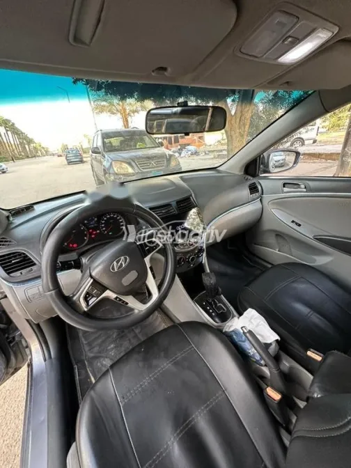 هيونداي اكسنت RB 2015 رمادي مستعملة للبيع - 10