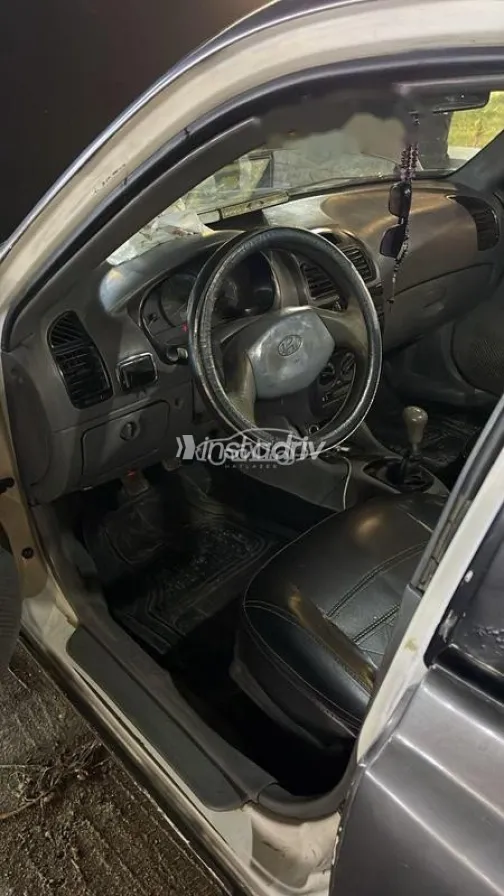 Hyundai Verna 2010 Gray Used for Sale - 5