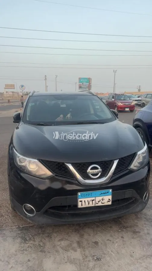 Nissan Qashqai 2017 White Used for Sale - 1