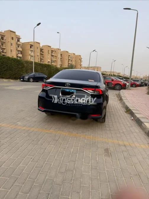 تويوتا كورولا 2024 أبيض مستعملة للبيع - 1