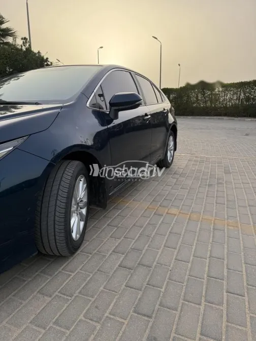 تويوتا كورولا 2024 أبيض مستعملة للبيع - 2