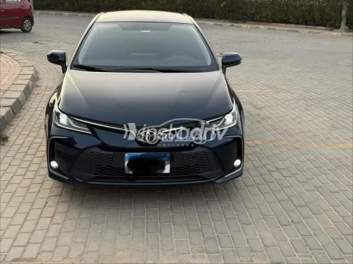 تويوتا كورولا 2024 أبيض مستعملة للبيع - 3