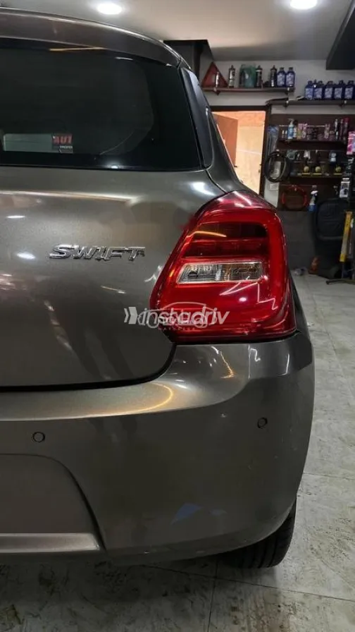 Suzuki Swift 2022 White Used for Sale - 4
