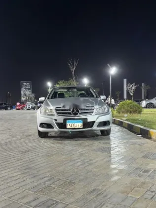 مرسيدس C 180 2012 فضي مستعملة للبيع