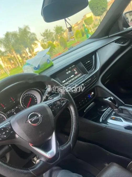 Opel Insignia 2018 White Used for Sale - 3