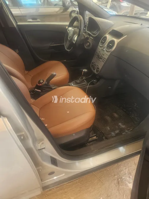 اوبل كورسا 2013 أبيض مستعملة للبيع - 4