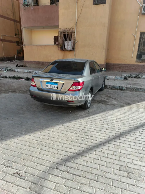 بى واى دى‬ F3 2016 أبيض مستعملة للبيع - 3