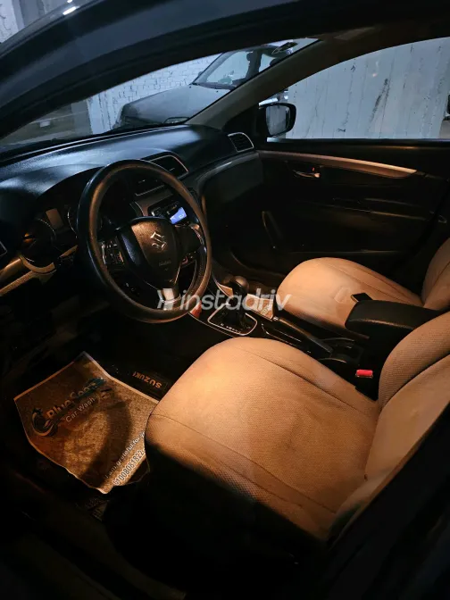 Suzuki Ciaz 2018 White Used for Sale - 7