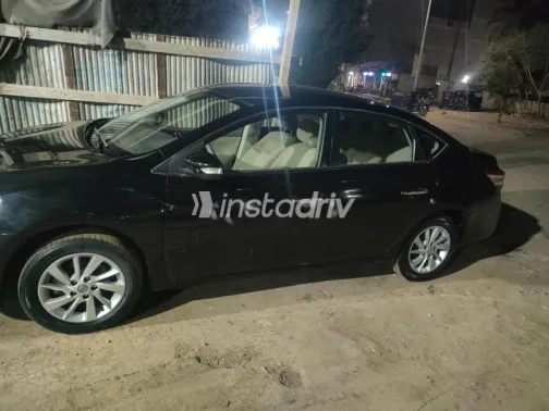 نيسان سنترا 2021 أبيض مستعملة للبيع - 1