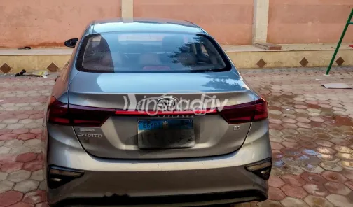 كيا جراند سيراتو 2020 أبيض مستعملة للبيع - 3