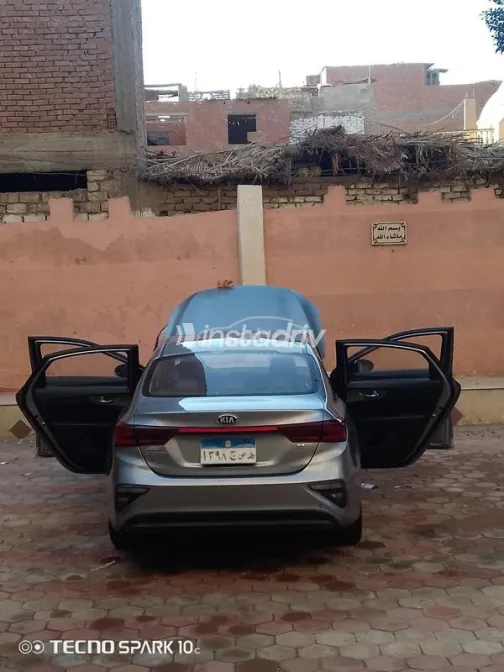 كيا جراند سيراتو 2020 أبيض مستعملة للبيع - 10